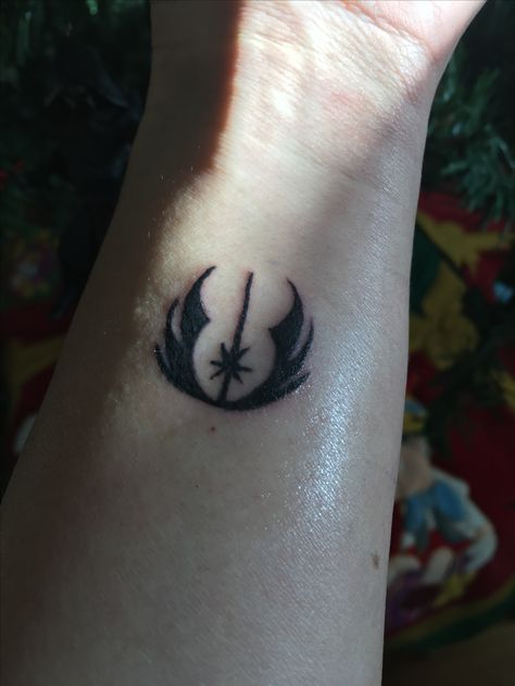 Star Wars Wrist Tattoo, Discreet Star Wars Tattoo, Jedi Tattoo Ideas, Jedi Symbol Tattoo, Jedi Order Tattoo, Tattoo Ideas Star Wars, Simple Star Wars Tattoo, Small Star Wars Tattoo, Tattoo Ideas Star