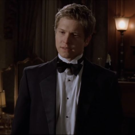 Logan Hutzenberg, Logan Gilmore, Gilmore Girls Logan, Logan Huntzberger, 2000s Men, Rory And Logan, Matt Czuchry, Team Logan, Best Boyfriend