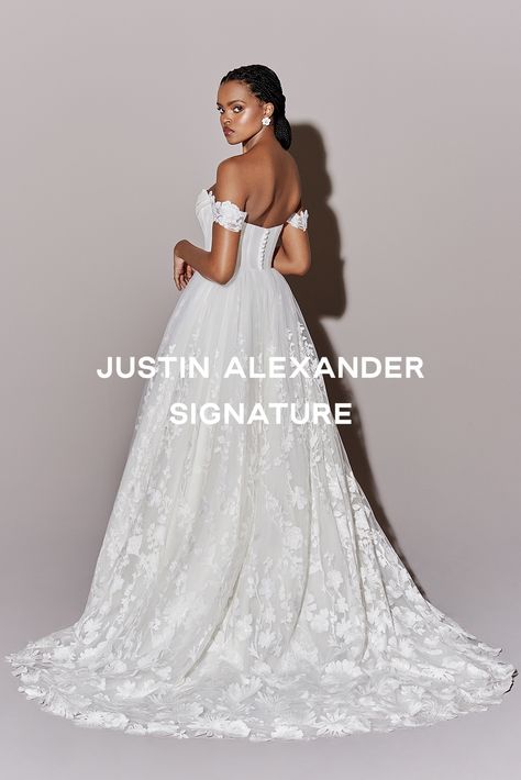 Justin Alexander Wedding Dress, Justin Alexander Signature, Long Sleeve Ball Gowns, Cathedral Length Veil, Justin Alexander, Wedding 2024, 2024 Wedding, Exclusive Wedding, Bridal Couture