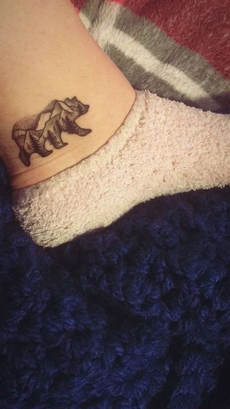 Bear foot tattoo Brown Bear Tattoo For Women, Tiny Bear Tattoo, Momma Bear Tattoo, Bear Paw Tattoos, Feminine Back Tattoos, Twin Tattoos, Bear Tattoo Designs, Evil Eye Tattoo, Shape Tattoo