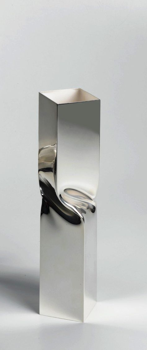 Umbrella Stand Design, Max Bill, Contemporary Vases, Interior Design Presentation, Showroom Interior Design, Art Apps, Silver Vase, Metal Vase, Modern Vase