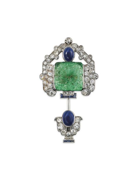 AN ART DECO PLATINUM, EMERALD, SAPPHIRE AND DIAMOND JABOT PIN, BY CARTIER Bijoux Art Deco, Art Deco Jewelry Vintage, Cartier Jewelry, Stick Pins, Blue Jewelry, Emerald Jewelry, Van Cleef, Art Deco Jewelry, High Jewelry