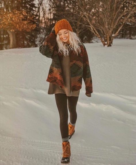 Top 10 Trending Boho Styles – Dirty Hippie Style Winter Hippie, 10 Winter Outfits, Looks Hippie, Boho Winter Outfits, Dirty Hippie, Moda Hippie, Look Boho Chic, Boho Chique, Boho Style Tops