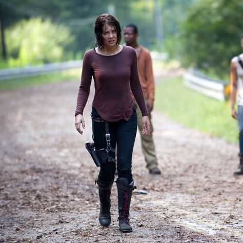 Maggie Walking Dead, Walking Dead Costumes, Drop Leg Holster, The Walkind Dead, Lauren Cohen, Military Style Boots, Maggie Greene, Walking Dead Zombies, Lauren Cohan