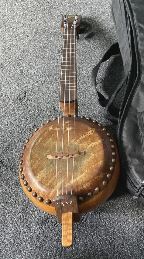 Gourd Instruments, Making Instruments, Violin Making, Old Musical Instruments, Piano Jazz, Banjo Ukulele, Diy Music, Acoustic Guitar Music, Claw Hammer