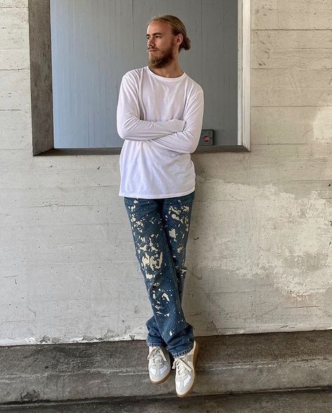 More fashion less hype. on Instagram: “📸: @yannickdemmer  ________________________________________________________ Top - /  Pants - @helmutlang Paint splattered pants  Shoes -…” Paint Splatter Pants, Paint Shoes, Guys Style, Splatter Paint, Painted Shoes, Paint Splatter, Shoes Men, Shoes Mens, Normcore