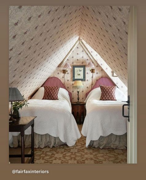 Low Ceiling Attic Bedroom, Small Attic Bedroom Ideas, Low Ceiling Attic, Diy Bedroom Makeover, Small Attic Bedroom, Robert Kime, Attic Bedroom Designs, Cottage Prints, Small Attic