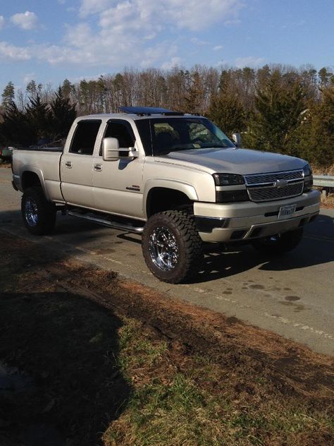 Lowered 6" Zone w/ 3" blocks on 33's - Page 4 - Chevy and GMC Duramax Diesel Forum    4"block 45.5" fender height all way around Chevy Cateye, Cateye Chevy, Chevy Duramax, Best Pickup Truck, Custom Lifted Trucks, Trucks Chevy, Studebaker Trucks, Diesel Mechanics, 2006 Chevy Silverado