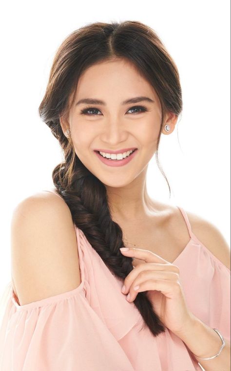 Sarah Geronimo Outfit, Miss Granny Sarah Geronimo Outfit, Sara Duterte Funny, Miss Granny Korean Movie, Sarah Geronimo, Singing Contest, Debut Album, Pretty Selfies, Selfies