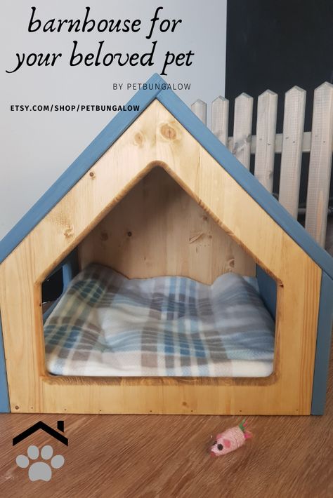 Inside Dog House Ideas, Dog Indoor House, Dog House Inside, Cozy Bedroom Ideas For Women, Playhouse Indoor, Small Dog House, Puppy Items, Puppy Ideas, Indoor Dog House