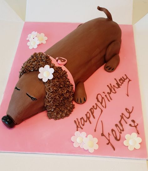 Sausage Dog Cake, Doggy Cake, Dachshund Cake, 21st Decorations, Bd Cake, 7th Birthday Cakes, Dog Cupcakes, Party Things, Funny Birthday Cakes