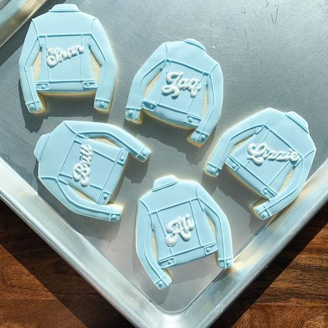 Jacket Cookies Decorated, Denim And Diamonds Cookies, Jean Cookies, Denim Cookies, Diamonds Bachelorette, Ring Dunk, Valentines Cookie, Bachelorette Cookies, Dessert Inspiration