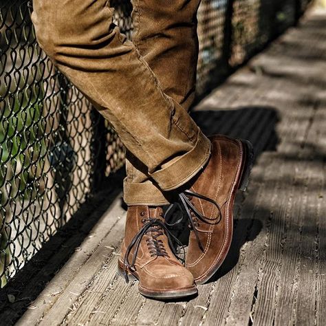 mack_brogue @aldenshoeco x Brogue Woodside Indy Boot  #aldenarmy #alden #aldenshoes #broguemenlopark #indyboots 2018/10/23 04:14:46 Boots Outfit Men, Mens Attire, Outdoor Men, Mens Style, Military Uniform, Boots Outfit, Work Boots, Chukka Boots, Shoe Boots