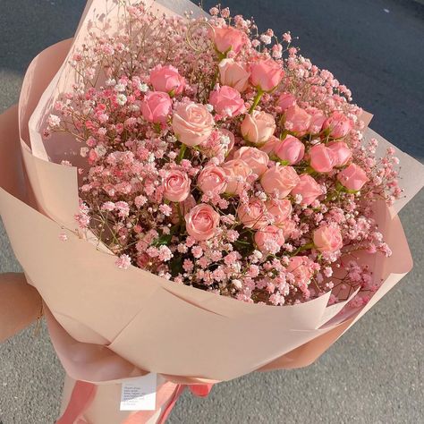 Flower Bouquet Aesthetic, Bouquet Aesthetic, Quinceanera Pink, Pink Flower Arrangements, Pink Flower Bouquet, Luxury Flower Bouquets, Everlasting Flowers, Boquette Flowers, Nothing But Flowers