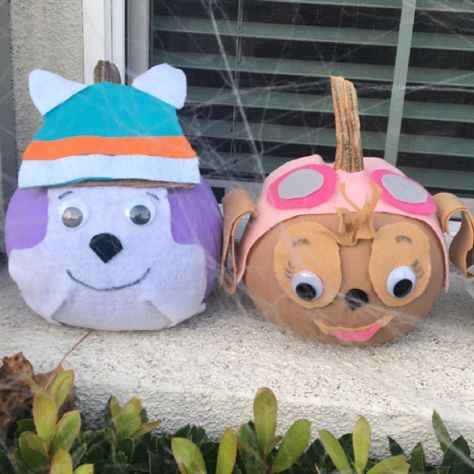 Everest and Skye Paw Patrol Pumpkins Skye Pumpkin Paw Patrol, Paw Patrol Pumpkin, Dog Pumpkins, Pumpkins Decorations, Character Pumpkins, Everest Paw Patrol, Pumpkin Books, Skye Paw, Dog Pumpkin