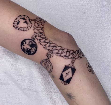 Keychain Tattoo, Charm Tattoo, Chain Tattoo, Video Game Tattoo, Torso Tattoos, Gaming Tattoo, Rib Tattoo, Disney Tattoos, Pretty Tattoos