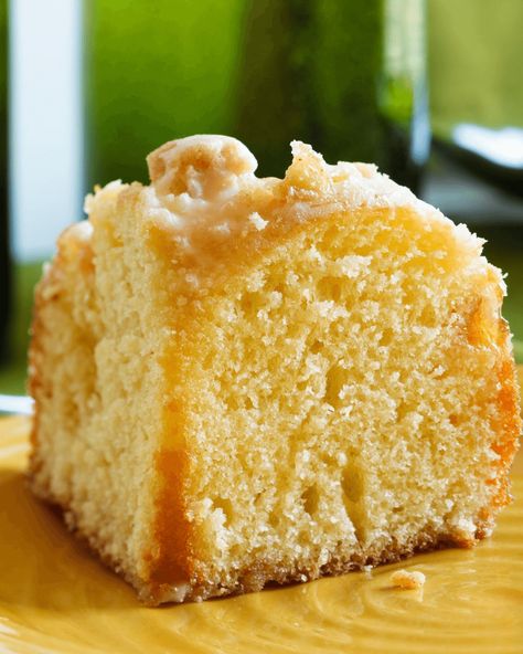 This Rum Soaked Cake is ideal for any get together. Rich, decadent and beautiful. The best part, it is so easy to make. Rum Soaked Cake, Soaked Cake, Key Lime Bundt Cake, Orange Pound Cake Recipe, 7 Up Cake, Orange Pound Cake, Moist Lemon Cake, Whiskey Cake, Torte Cupcake