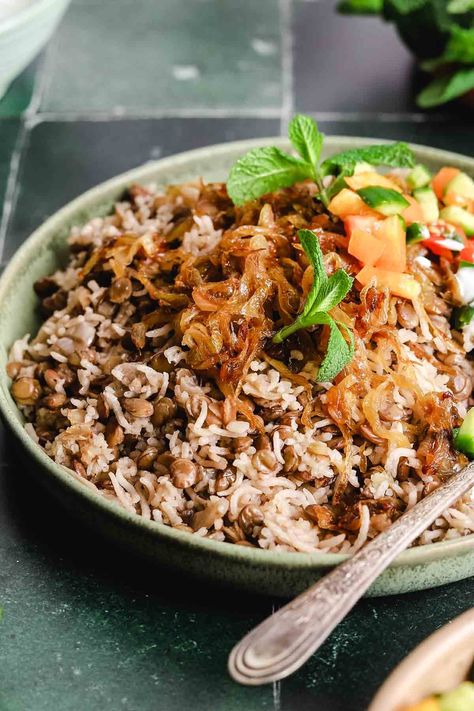 This Mujaddara is the best out there, Middle Eastern style lentils and rice with delicious caramelized onions. It's loaded with flavour and easy to make! Mujadara Recipe, Lentil Rice, Red Split Lentils, Arabic Recipes, Lentil Dishes, Lentils And Rice, Ww Freestyle, Ethnic Food, Rice Dish