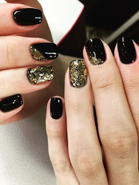 These 18 Elegant Manicures Prove Black-and-Gold Nails Are Always in Season Doll Nails, Black And Gold Nails, Ongles Beiges, Black Gold Nails, Nye Nails, Elegant Manicure, Gold Nail, Nails Polish, Nails Black