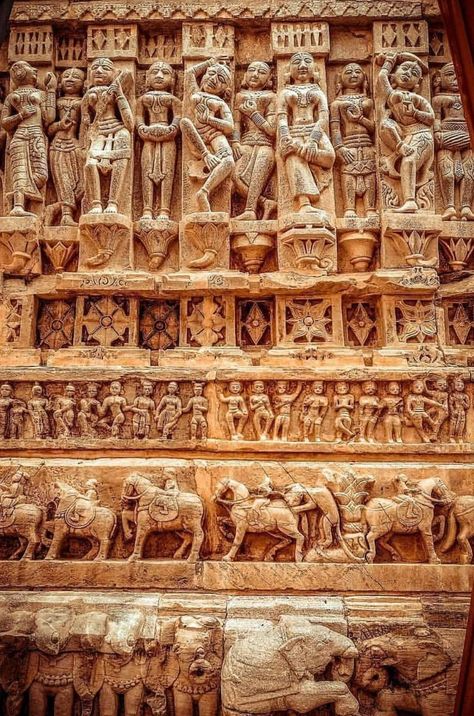 Wall Carvings, Temple India, Decoration For Ganpati, Indian History Facts, Ancient Indian Architecture, Indian Temple, Indian Architecture, Indian History, Udaipur