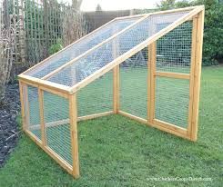 Reban Ayam, Sussex Chicken, Portable Chicken Coop, Chicken Coup, Diy Chicken Coop Plans, Chicken Coop Run, Chicken Tractor, Coop Ideas, Coop Design