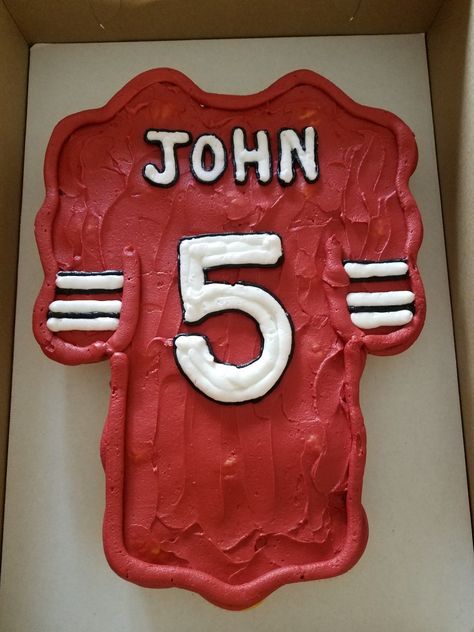 Football jersey cupcake cake Football Cupcake Pull Apart Cake, Football Pull Apart Cupcakes, Jersey Cupcake Cake, Football Cupcake Cakes, Football Cupcakes, Tackle Football, Pull Apart Cupcake Cake, Pull Apart Cake, Soccer Cake