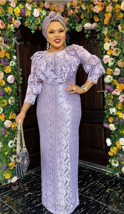 White Lace Gowns Nigerian Fashion, Latest Lace Gown Styles, Lace Dress Styles Nigerian, Viral Outfits, Fashion Ankara Styles, Asoebi Lace, Nigerian Lace Dress, White Lace Gown, Lace Long Gown