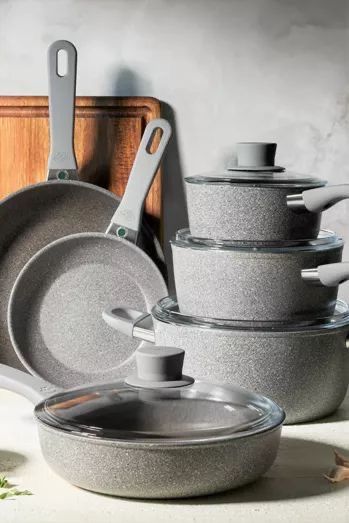 Assiette Design, Kitchen Decor Collections, Kitchen Cookware Sets, Nonstick Cookware Sets, Pots And Pans Sets, Nonstick Cookware, Cookware Sets, Pan Set, Kitchen Cookware