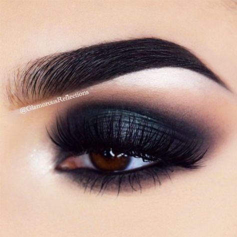 Deep Set Eyes Makeup To Bring Your Beauty Out ★ See more: https://glaminati.com/deep-set-eyes/ Deep Set Smokey Eye Makeup, Black Smokey Makeup, Maquillaje Smokey Eyes, Deep Set Eyes Makeup, Black Makeup Looks, Smokey Eyes Tutorial, Makeup Looks Ideas, Matte Eye Makeup, Eye Makeup Cut Crease