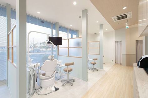 Clinic Aesthetic, Dental Room, Dentist Office Design Interiors, Orthodontic Office Design, Orthodontist Office, Ortho Office, Dental Design Interior, Doctor Office Design, Orthodontic Office