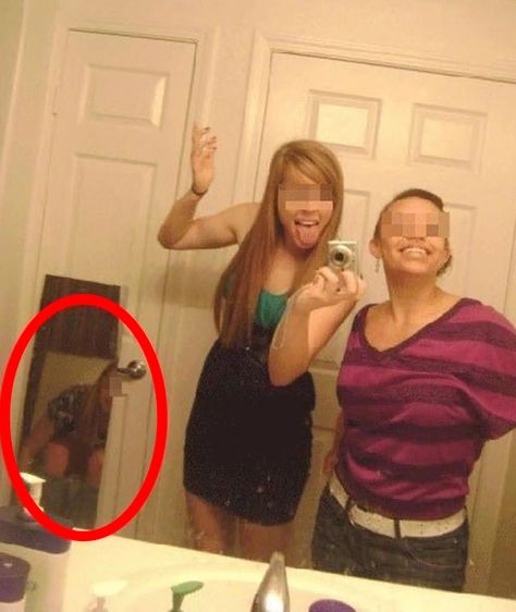 Selfie With Friends Epic Fail Photos, Selfie Fail, Selfie Captions, Epic Fails, Awkward Moments, Crazy People, Funny Pins, Funny Fails, You Funny