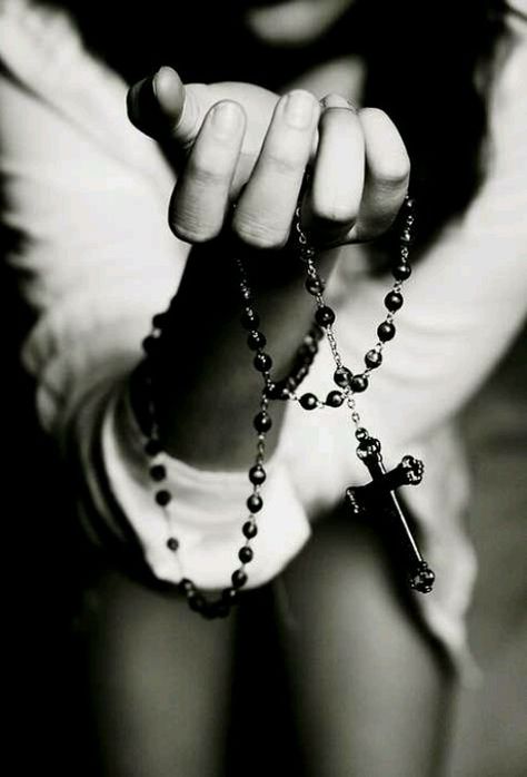 FAITH! Praying Hands With Rosary, Praying The Rosary, Holy Rosary, Praying Hands, Hail Mary, Rosary Beads, Blessed Mother, Believe In God, Mother Mary