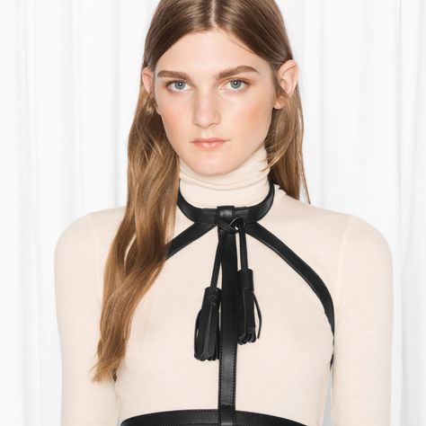 This Cool-Girl Leather Collection Will Have You Adding a Harness to Your Fall Wardrobe Zana Bayne, Harness Fashion, Jeans Claro, Professional Wardrobe, Rocker Style, Leather Lingerie, Leather Harness, Embroidery Fashion, Work Looks