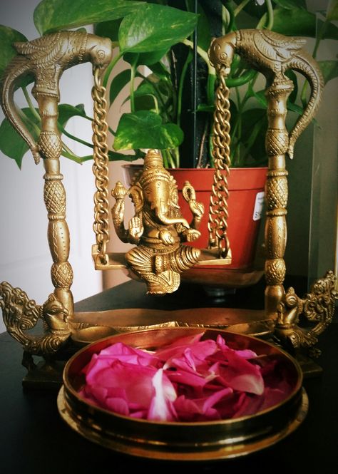 #oonjal vinayagar #rosepetals Vinayagar Whatsapp Dp, Ganesh Lord, Smart House, Brass Items, Goddess Decor, Pooja Room Design, Diwali Decoration, Dp Images, Floating Flowers