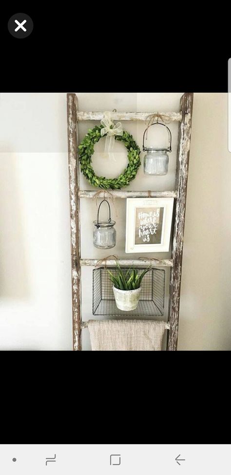 Old Ladder Ideas, Rustic Ladder Decor, Blanket Ladder Decor, Traditional Farmhouse Decor, Old Ladder, Rustic Ladder, Rustic Bathroom, Décor Diy, Country Home Decor