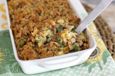 This pork and noodle casserole is made with pork loin, noodles, peas, mushrooms, celery, onion, cream of mushroom soup, pimiento and cheddar cheese. Ground Pork Casserole, Leftover Pork Roast Recipes, Leftover Pork Loin Recipes, Pork Casserole Recipes, Leftover Pork Recipes, Leftover Pork Tenderloin, Leftover Pork Roast, Pasta Casseroles, Pork Casserole