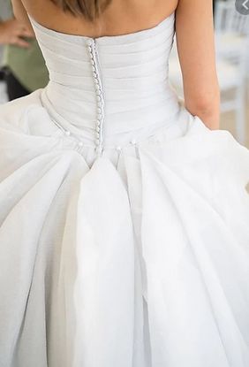 How To Bustle A Wedding Dress, Bustle A Wedding Dress, Wedding Dress Train Bustle, Wedding Gown Bustle, Gaun Tulle, Making A Wedding Dress, Wedding Dress Bustle, Wedding Dress Alterations, Dress Train