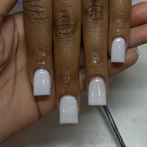 Acrylic Nails Short Square, Acrylic Nails Short, Maquillage On Fleek, Nails Short Square, Diy Acrylic Nails, White Acrylic Nails, Short Square Acrylic Nails, Nails White, Pearl Nails