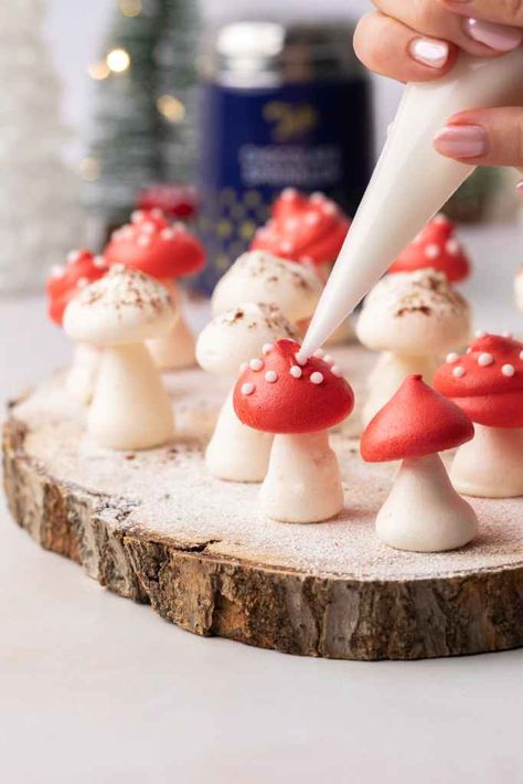 Festive Meringue Mushrooms - Jessie Bakes Cakes Christmas Meringue, Lemon Curd Tartlets, Mushroom Cupcakes, Meringue Mushrooms, Easy Meringues, Mushroom Cake, White Food Coloring, Coffee And Walnut Cake, Eton Mess