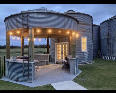 Grain Bin Patio, Silo Hangout, Silo Ideas, Bin Bar, Bin Gazebo, Silo Homes, Grain Bin House, Grain Bins, Silo House