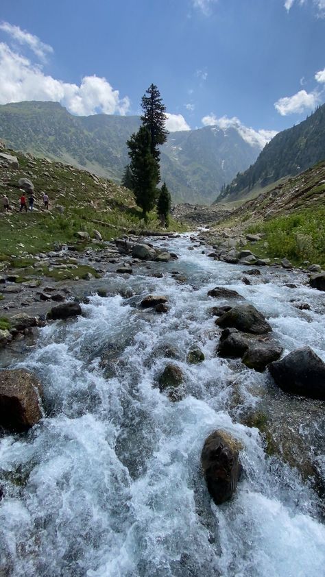 Pahadi Wallpapers, Kashmiri Aesthetic, Kashmir Aesthetic, Nature Healing, Pictures Of Shiva, Peace Illustration, Beautiful Scenery Pictures, Travel Pictures Poses, Destination Photography