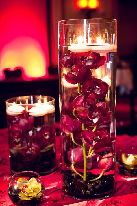 Centres Floating Candle Centerpieces Wedding, Diy Floating Candles, Gardening Tricks, Flowers And Candles, Floating Candle Centerpieces, Simple Wedding Centerpieces, Simple Centerpieces, Floating Flowers, Urban Gardening