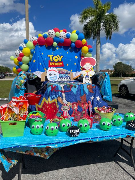 Up Truck Or Treat, Toy Story Halloween Trunk Or Treat, Toy Story Christian Trunk Or Treat, Trunk Or Treat Toy Story, Toy Story Halloween Decorations, Toy Story Homecoming Float, Toy Story Christmas Parade Float, Toy Story Trunk Or Treat Ideas, Toy Story Decorations