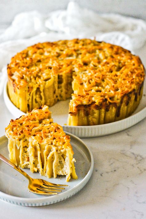 VEGAN BUNNY CHEF: Vegan French Onion Honeycomb Pasta Vegan Bunny Chef, Honeycomb Pasta, Vegan French Recipes, Orthodox Fasting, Vegan Casseroles, Vegan Shredded Cheese, Pasta Cake, Vegan Pasta Dish, Vegan Casserole