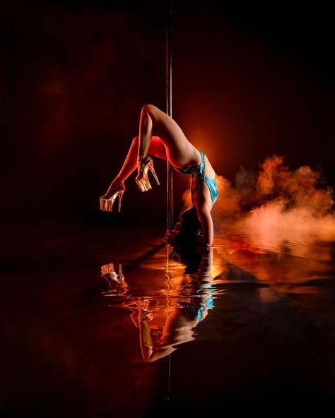 Saph | 🖤more arm stands 🖤 Taken by @knockingbirdcreative at @inversiondancestudios • • • • #knockingbirdcreative #pole #poledance #smokey… | Instagram Pole Photoshoot, Photography Set Up, Pole Art, August 1, Pole Dance, Dance Photography, Artistic Photography, Pole Dancing, Photoshoot Poses