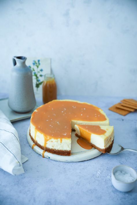 Rezept für New York Cheesecake | Zucker, Zimt und Liebe New York Cheesecake Recipe, Perfect Cheesecake Recipe, Cheesecake Recipes Philadelphia, Cheesecake Caramel, American Cheesecake, Biscotti Cheesecake, Cheesecake Brownie, Easy No Bake Cheesecake, Cheesecake Recipes Classic