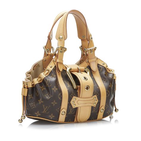 The authenticity of this pre-owned Louis Vuitton Theda PM handbag is guaranteed by LXR. This delicate pre-owned handbag in brown is made in monogram coated canvas. Cercei Din Lut Polimeric, Pm Monogram, Pretty Bags, Gold Stud, Vuitton Bag, Cute Bags, Sierra Leone, Gold Studs, Luxury Items