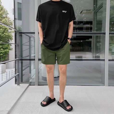 Black Shirt And Shorts Outfit Men, Green Shorts Outfit Men, Ootd Cowok Casual, Outfit Cowo, Outfit Cowok, Korean Street Fashion Men, Minimalist Fashion Men, Mens Shorts Outfits, Trendy Boy Outfits