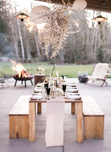 The ladies at Gather Events show us how to create a magical and thoughtful winter dinner party. So, don't hesitate to host something now! Dinner Table Design, Winter Garden Party, Winter Bbq, Cider Tasting, Winter Dinner Party, Winter Entertaining, Dinner Party Decorations, Party Hostess, Dinner Party Menu