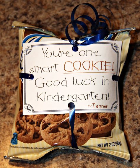 Classmate End of Year Gifts "You're one smart cookie! Good luck in Kindergarten!" End Of Year Party, Pre K Graduation, One Smart Cookie, Kids Graduation, Pony Tails, Preschool Gifts, School Treats, Classroom Gifts, Preschool Graduation